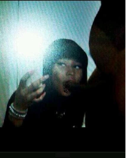 nicki Minaj blowing Gucci mane